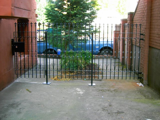 fencing_1.jpg